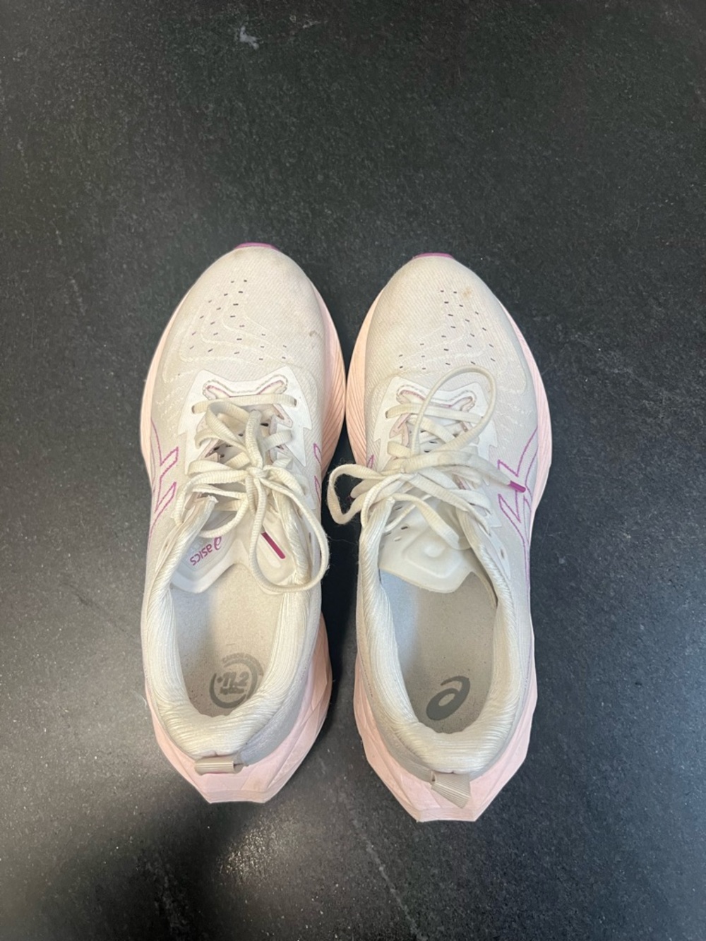 ASICS - Picture 4 of 5